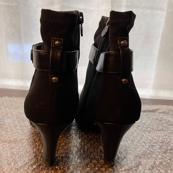 Black ankle booties - Picture 7 of 9